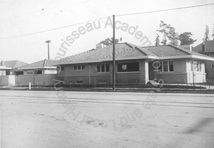 Image of Corner of 13th and Santa Clara Streets, a View of House From the Road