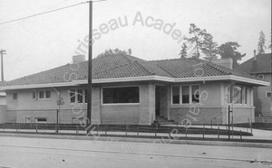 Image of Corner of 13th and Santa Clara Streets, a View of House From the Road