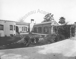 Image of View of courtyard, Pomeroy house