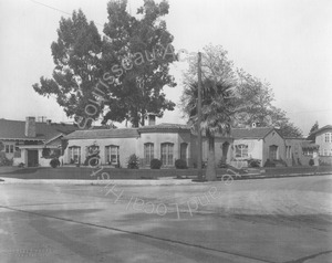 Image of Pomeroy house, view of the front and side of the house, from the street